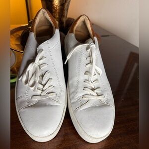 Born Men’s White Leather Sneakers Size 10M – Classic Comfort Casual Shoes